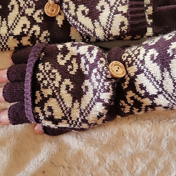 Muk Luks Mixed Flip Mittens - Picture 10 of 10